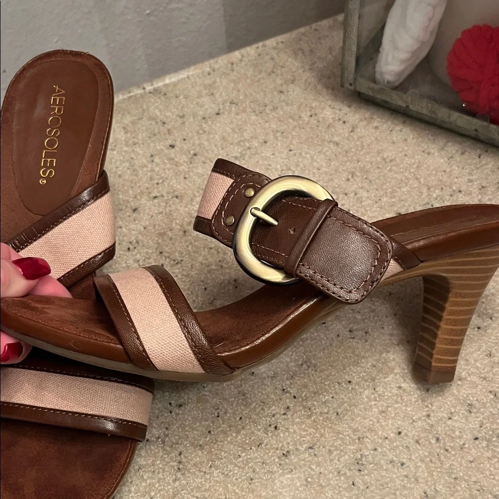 AEROSOLES Cream and Brown Leather Strappy Heels - Picture 4 of 7